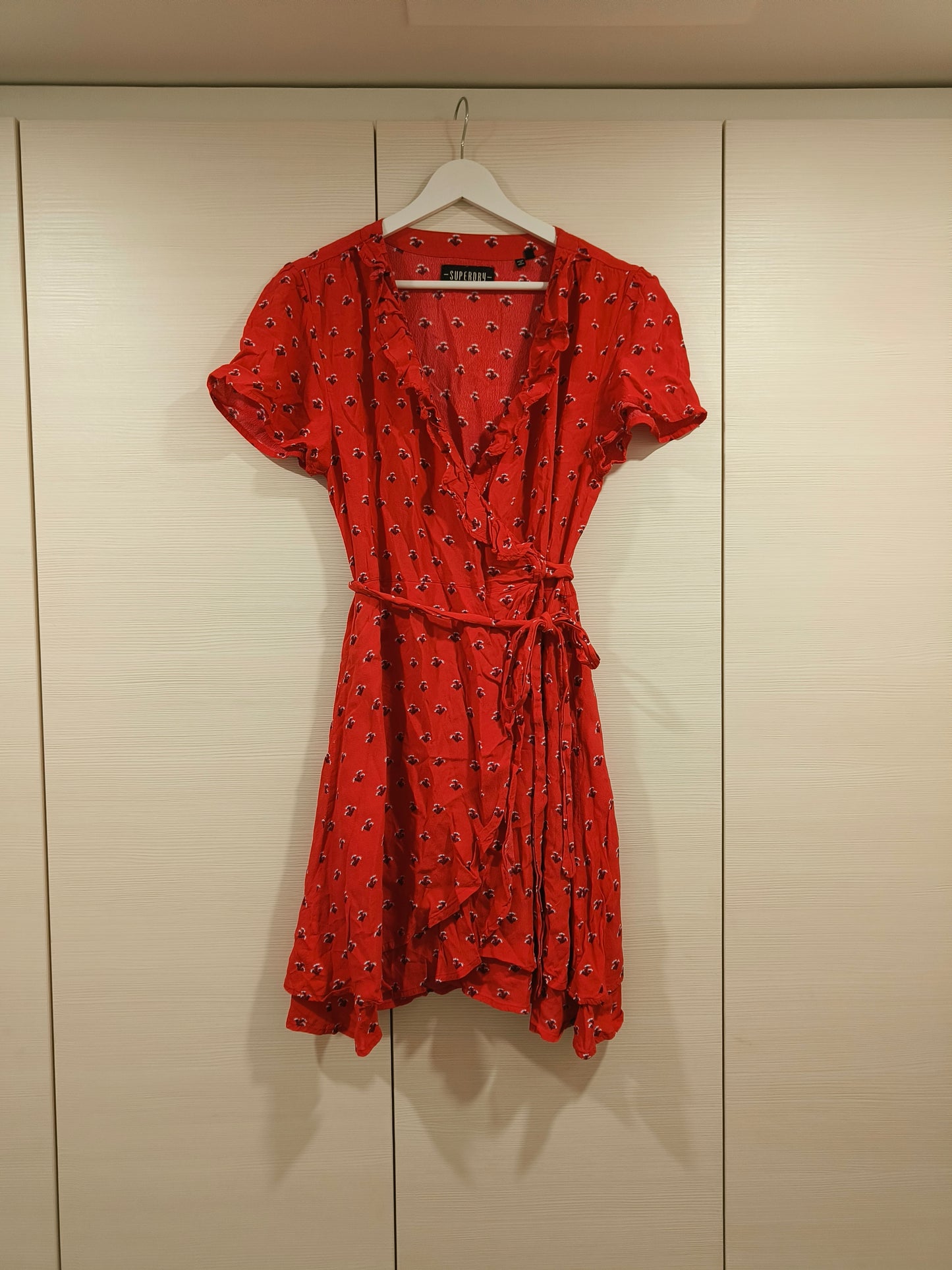 Superdry punainen mekko